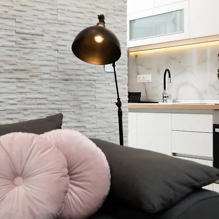 Διαμέρισμα Iliana & Sarra 1 *