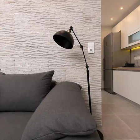 Apartment Iliana & Sarra 1 *